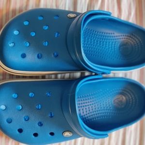 Crocs for men size M8, New with no tag